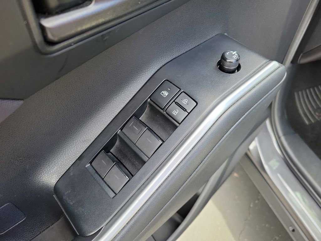 Used 2021 Toyota Highlander LE image 22