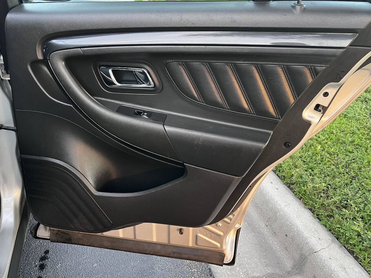 Used 2019 Ford Taurus SHO AWD/4WD image 38