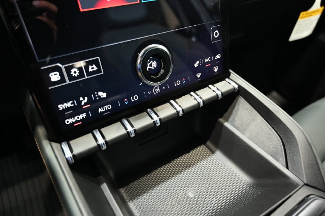 New 2026 GMC Terrain AT4 w/ LPO, Floor Liner Package AWD/4WD image 17
