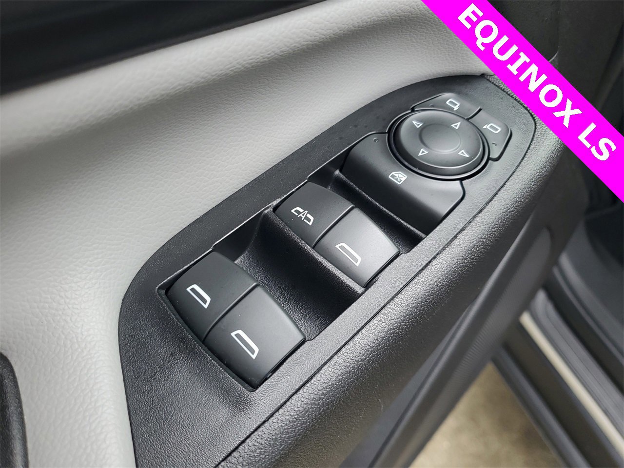 Used 2019 Chevrolet Equinox LS w/ LS Convenience Package image 14