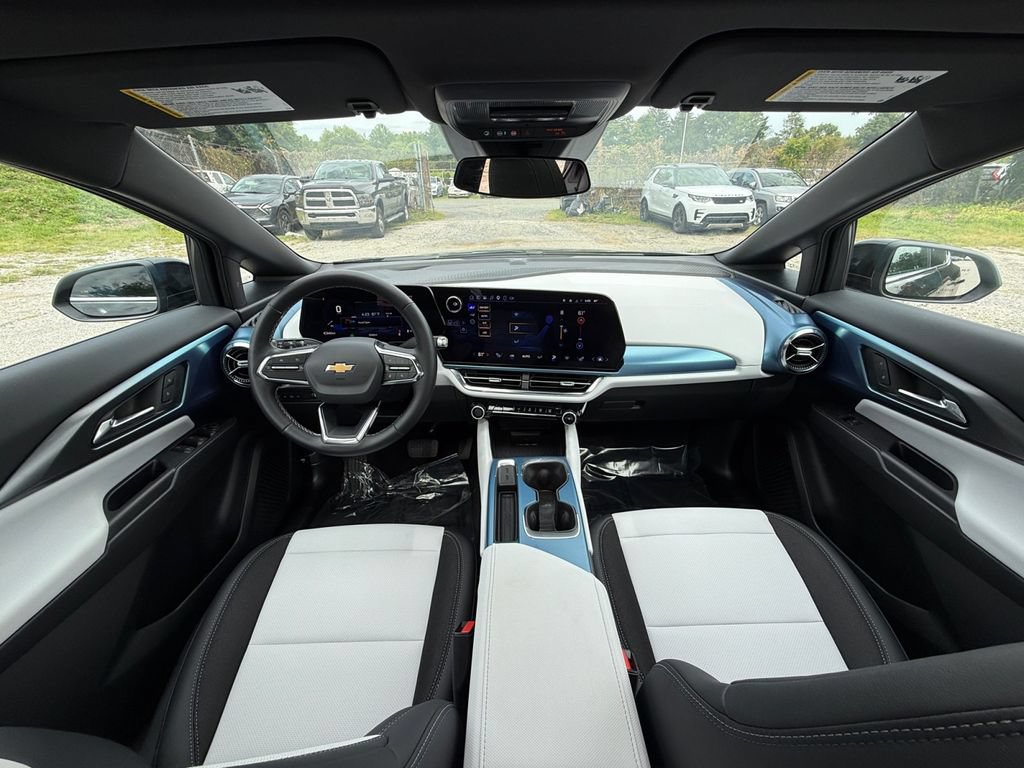 New 2026 Chevrolet Equinox EV LT FWD image 23