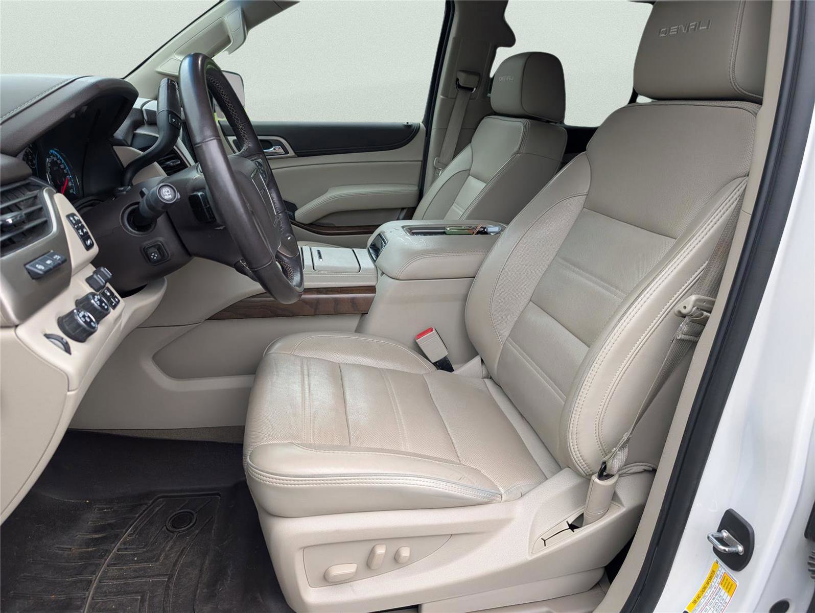 Used 2019 GMC Yukon Denali w/ Denali Ultimate Package AWD/4WD image 10