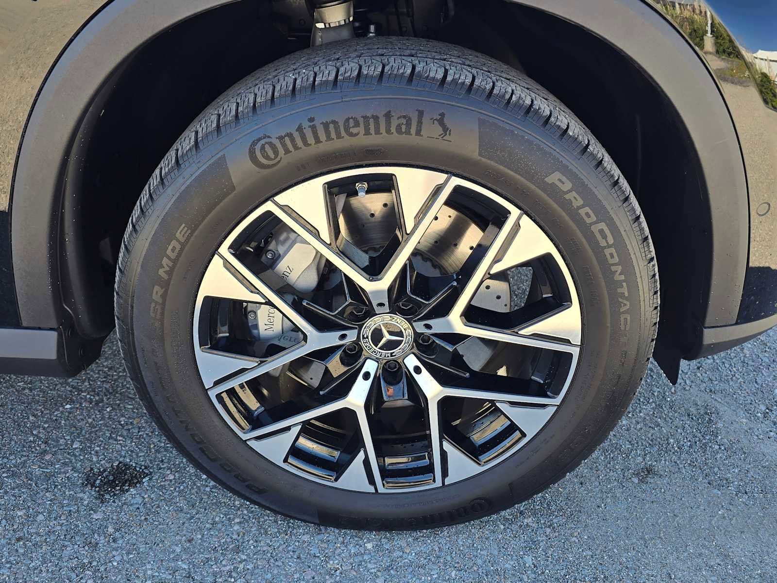 Used 2025 Mercedes-Benz GLC 350e 4MATIC image 9