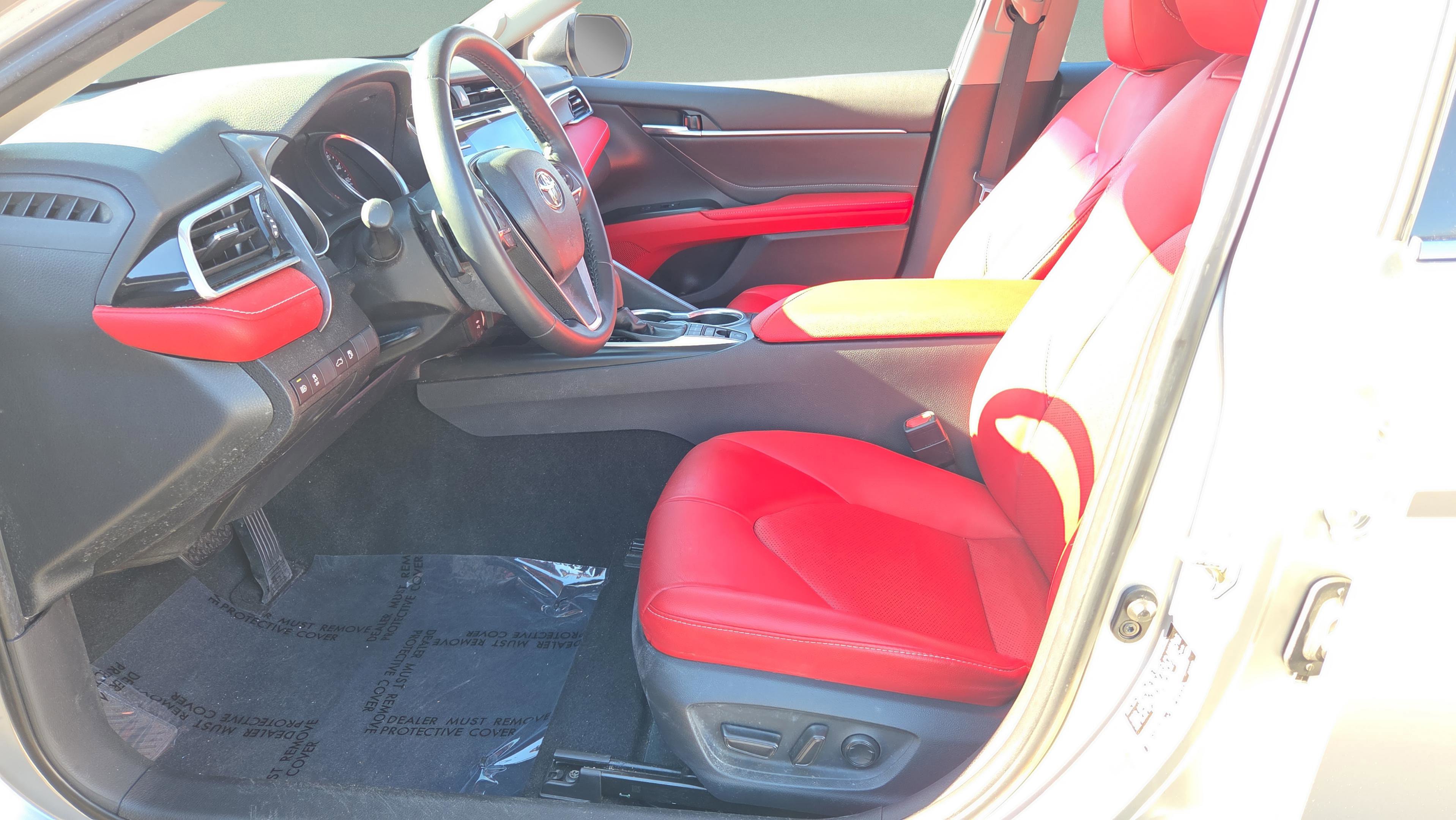 Used 2018 Toyota Camry XSE image 9