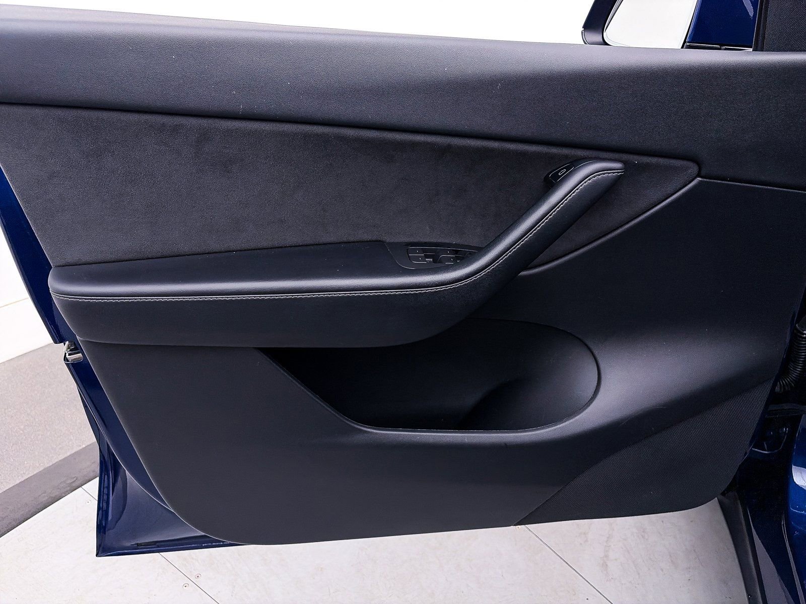 Used 2022 Tesla Model Y Long Range image 15