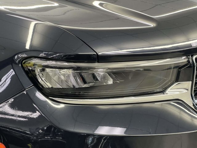 Used 2023 Jeep Grand Cherokee Limited image 6