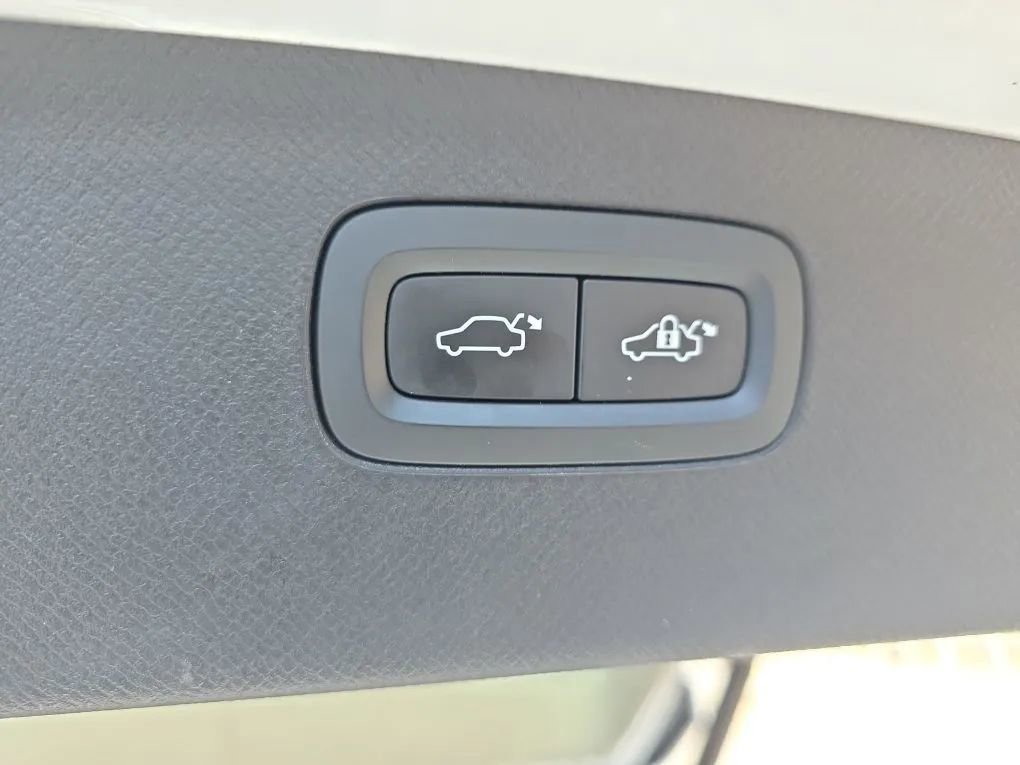 Used 2016 Volvo XC90 T6 Inscription w/ Vision Package image 56