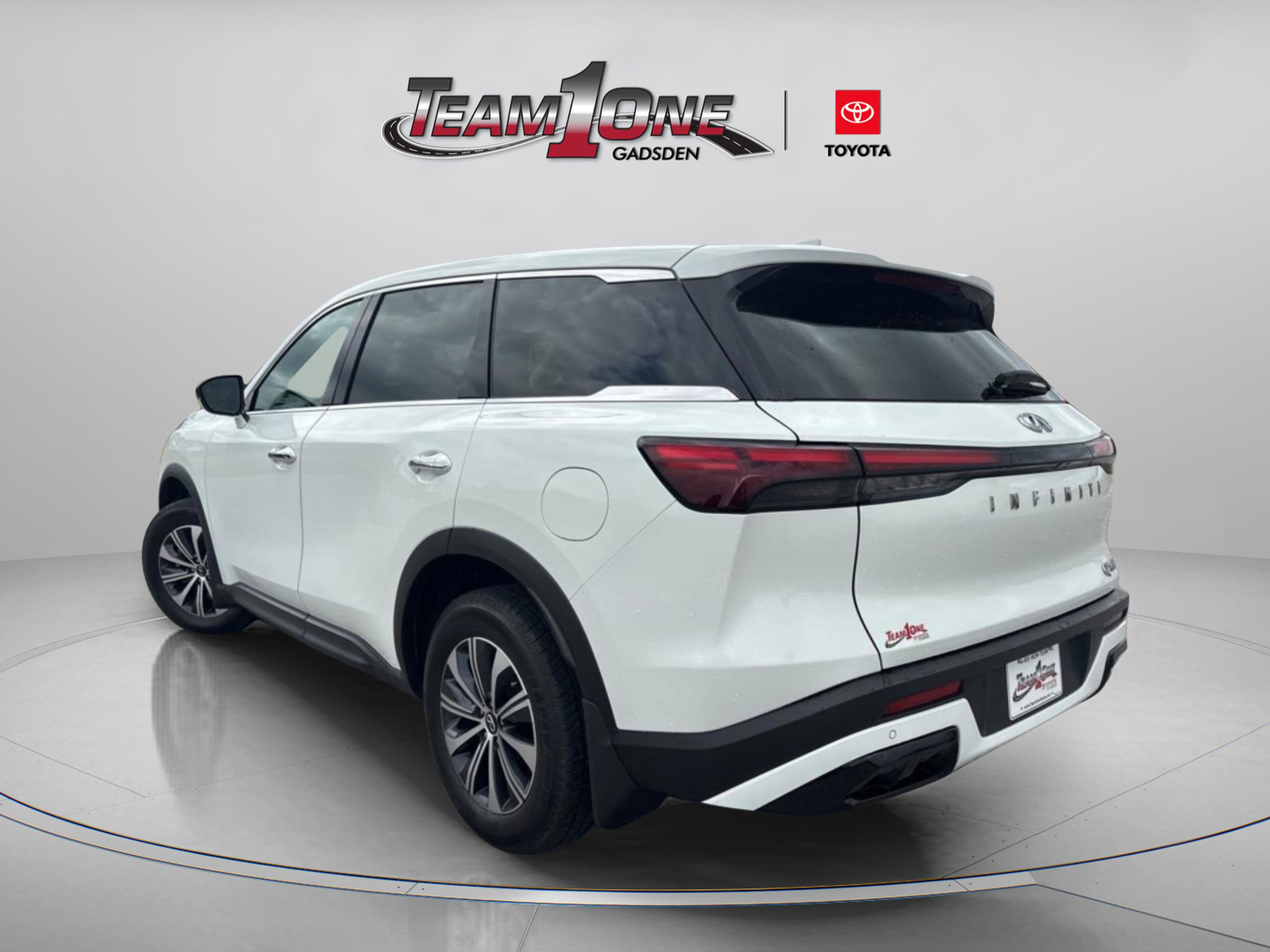 Used 2023 INFINITI QX60 Pure image 7