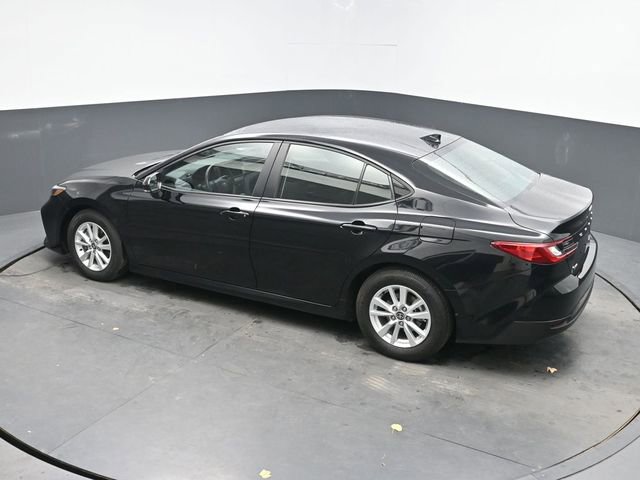 Used 2025 Toyota Camry LE image 27