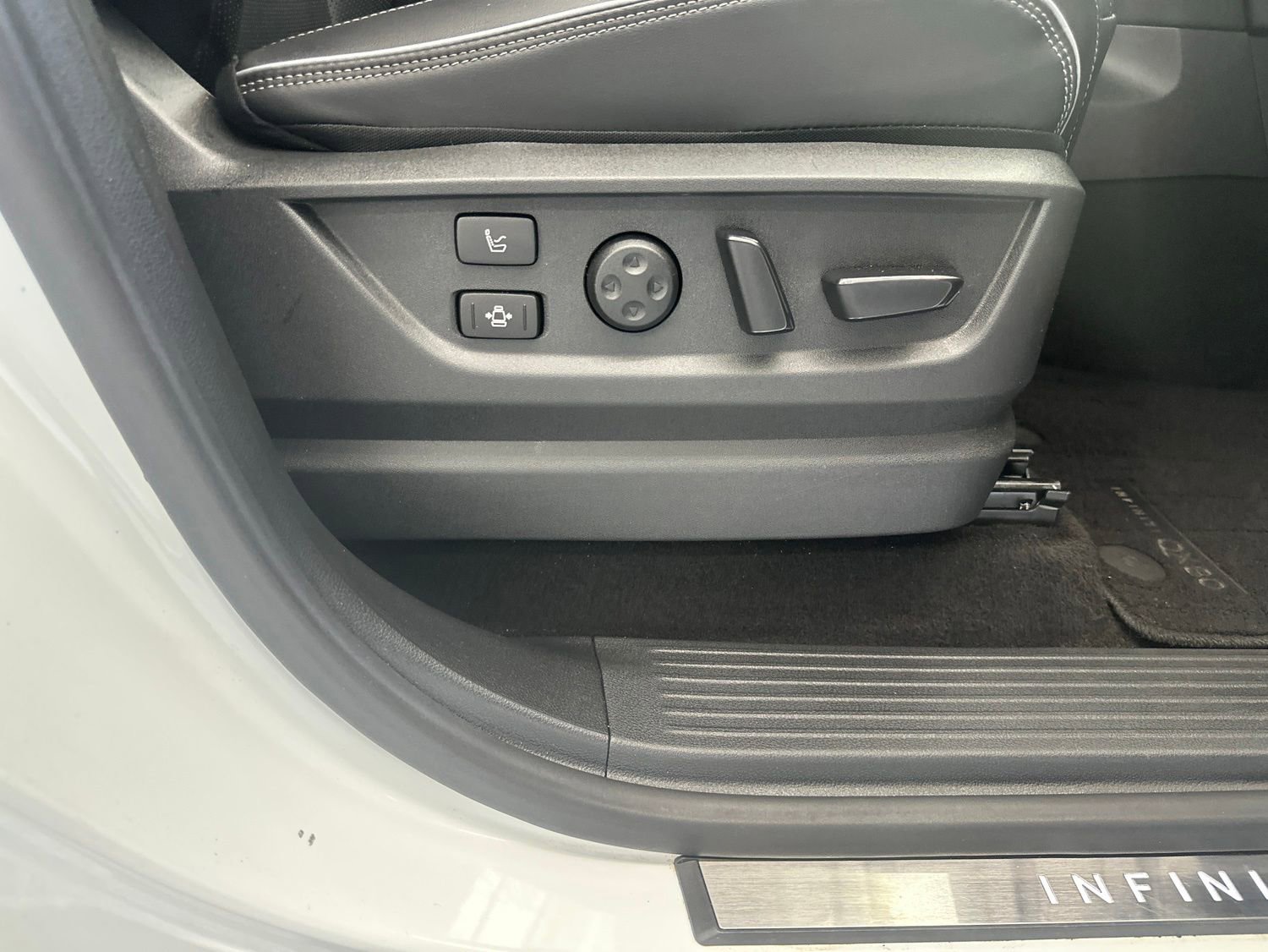 Used 2025 INFINITI QX80 Sensory AWD/4WD image 22