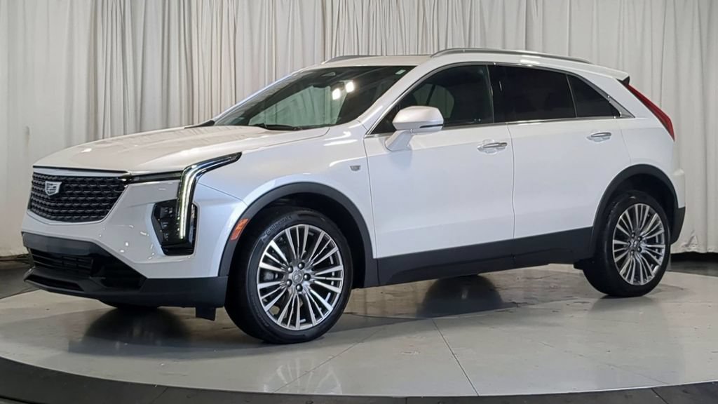 Used 2024 Cadillac XT4 Premium Luxury AWD/4WD image 4