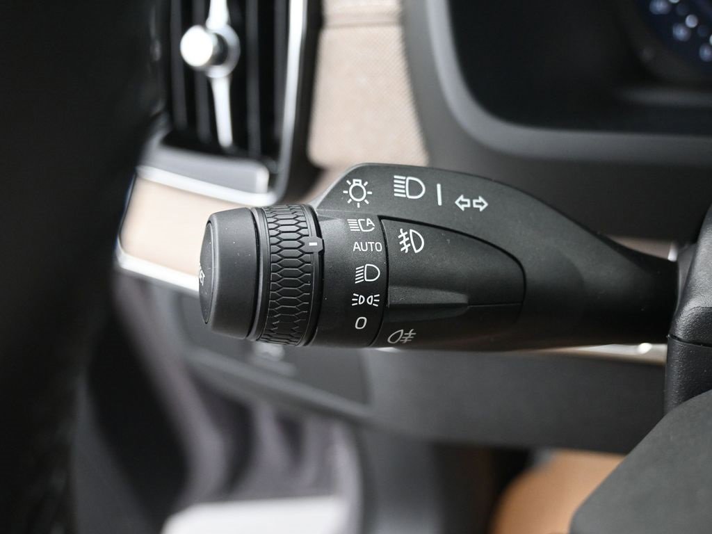 New 2026 Volvo XC90 B6 Ultra image 16