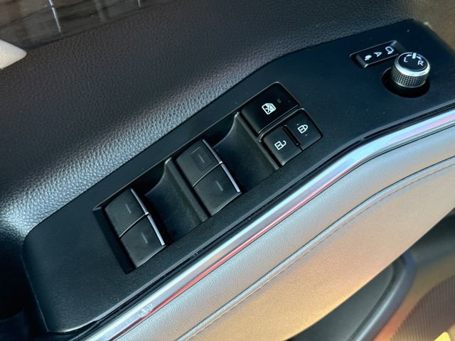 Used 2023 Toyota Highlander Platinum image 22