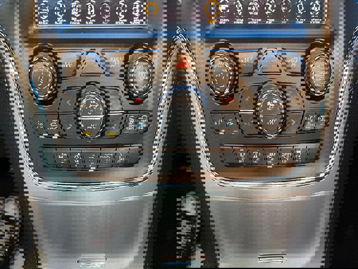 Used 2018 Jeep Grand Cherokee Altitude image 16