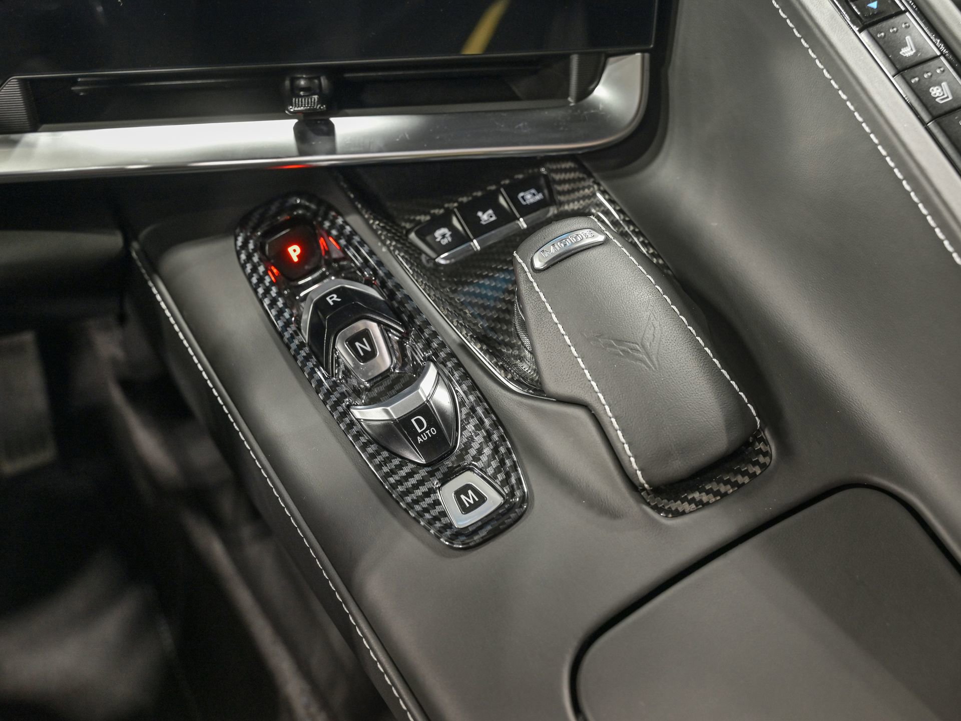 Used 2025 Chevrolet Corvette Stingray Premium Cpe w/ Z51 Performance Package RWD image 19