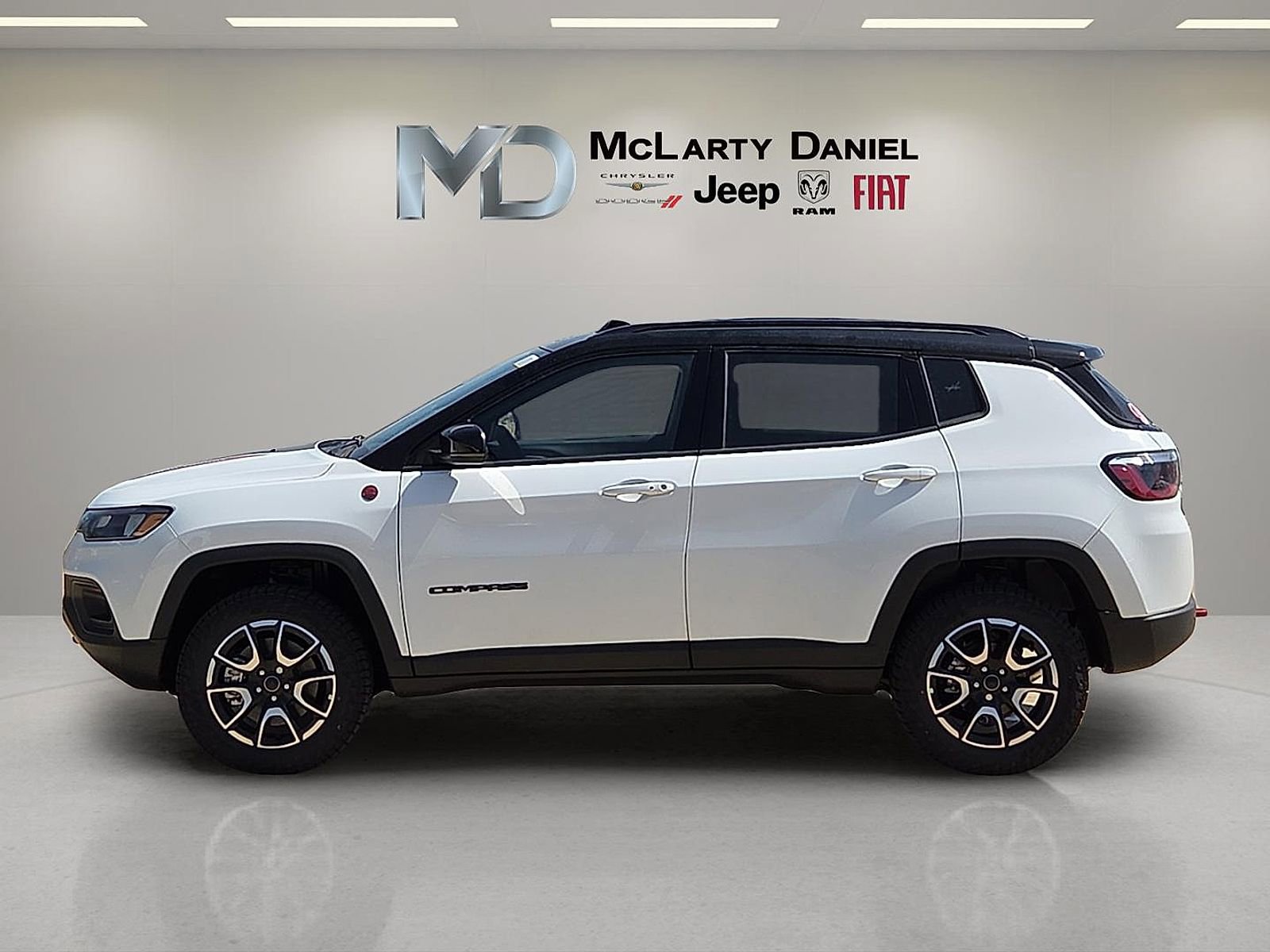 New 2026 Jeep Compass Trailhawk AWD/4WD image 3