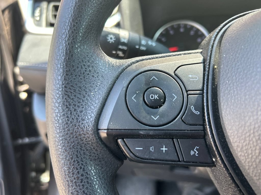 Used 2020 Toyota RAV4 XLE w/ Convenience Package FWD image 9