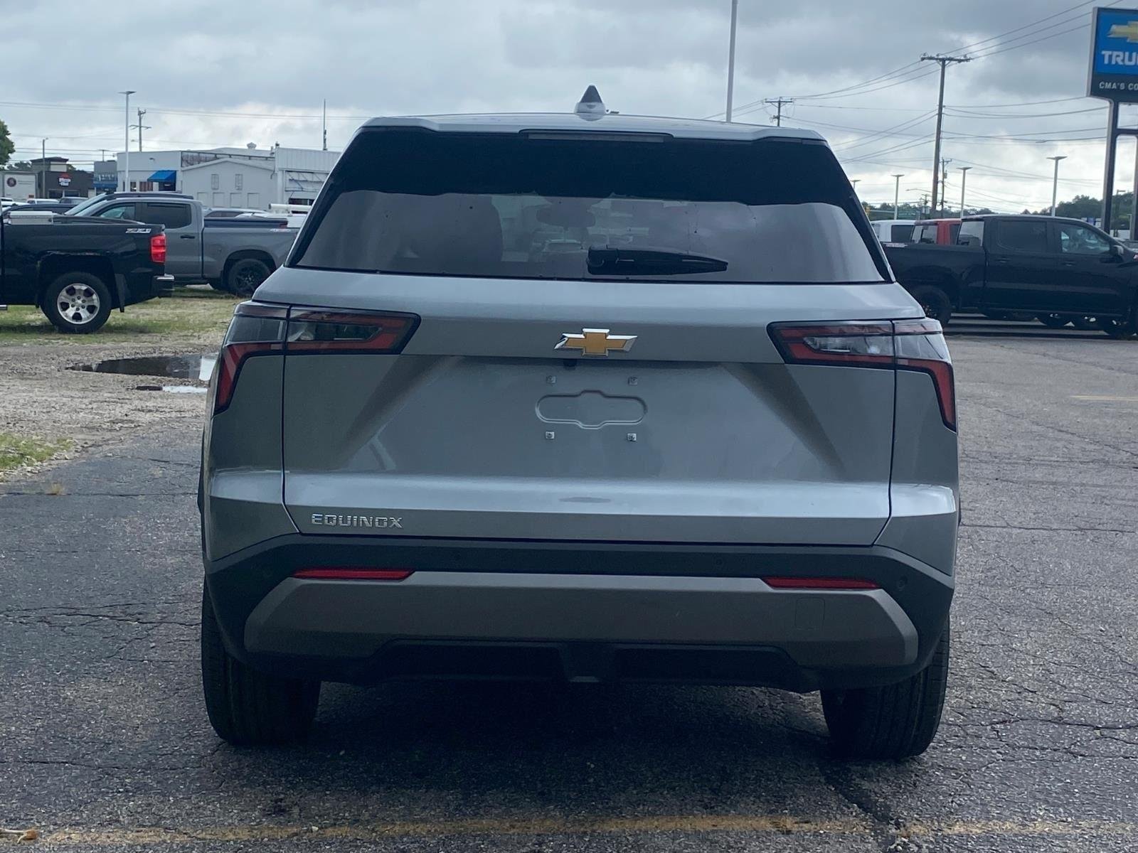 New 2026 Chevrolet Equinox LT w/ Convenience Package II FWD image 4