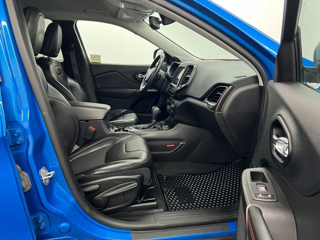 Used 2021 Jeep Cherokee Trailhawk w/ Comfort/Convenience Group image 25