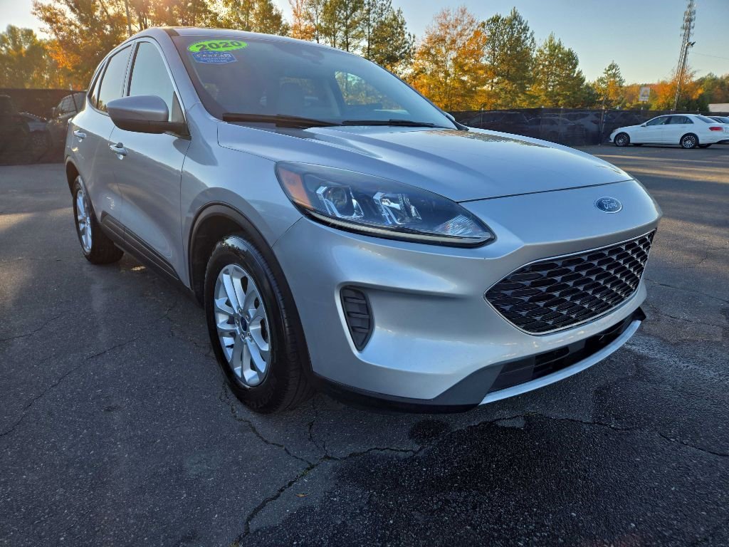 Used 2020 Ford Escape SE FWD image 3