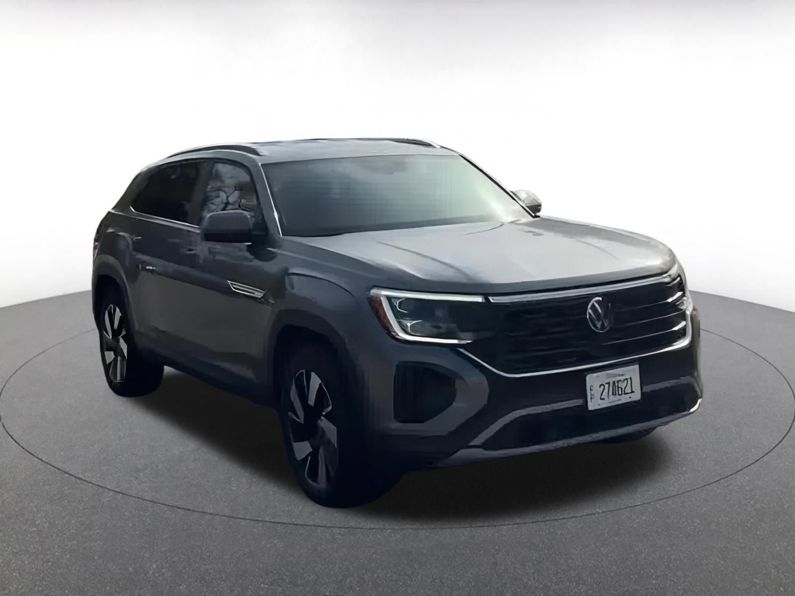 Used 2025 Volkswagen Atlas Cross Sport SE image 3