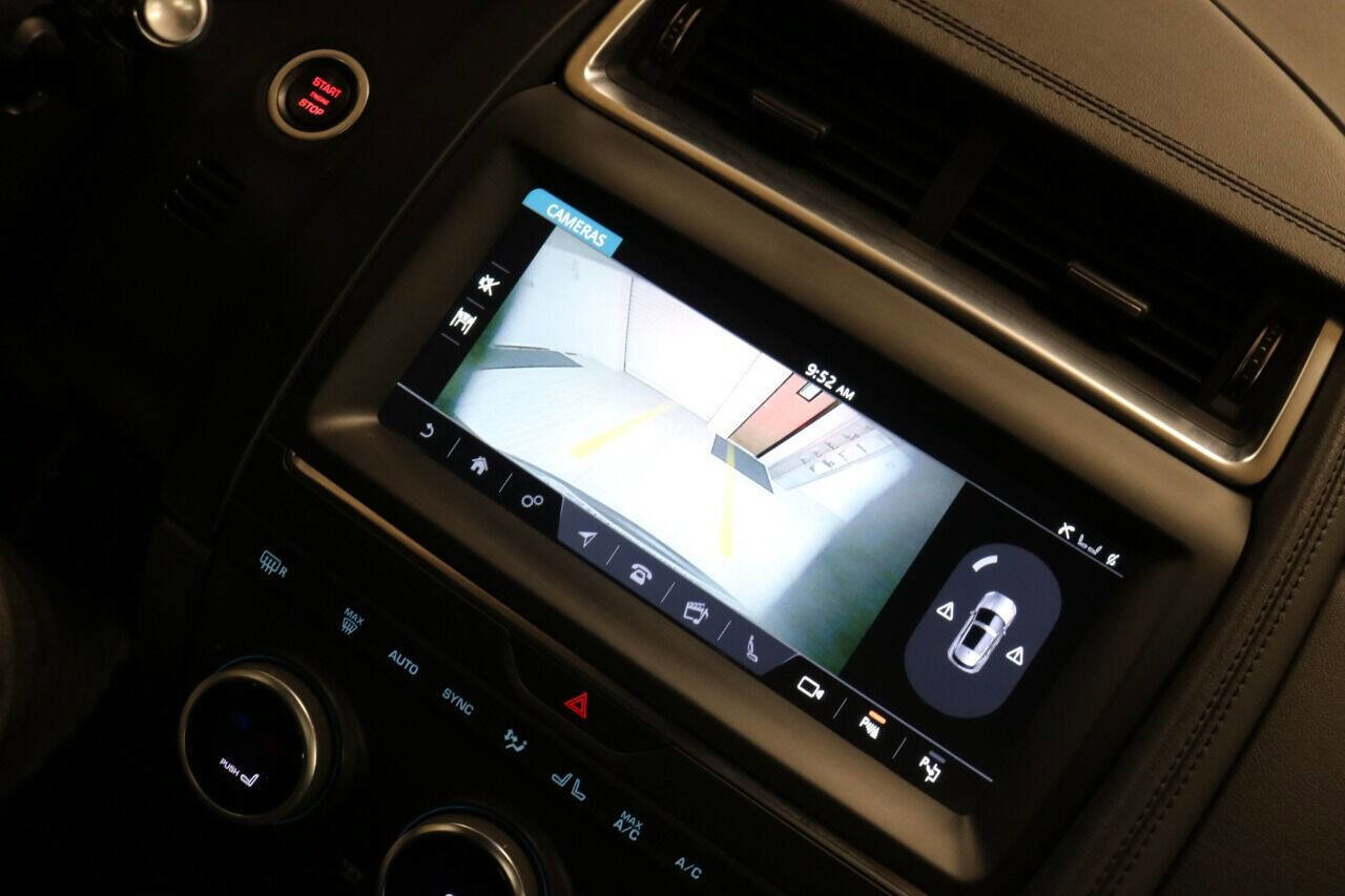 Used 2020 Jaguar E-PACE SE image 27