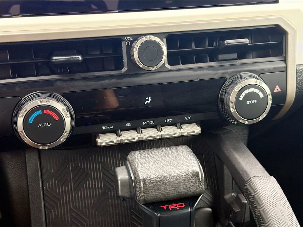 Used 2024 Toyota Tacoma TRD Off-Road image 30