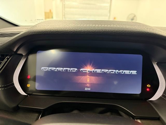 New 2026 Jeep Grand Cherokee L Limited w/ Luxury Tech Group II AWD/4WD image 18