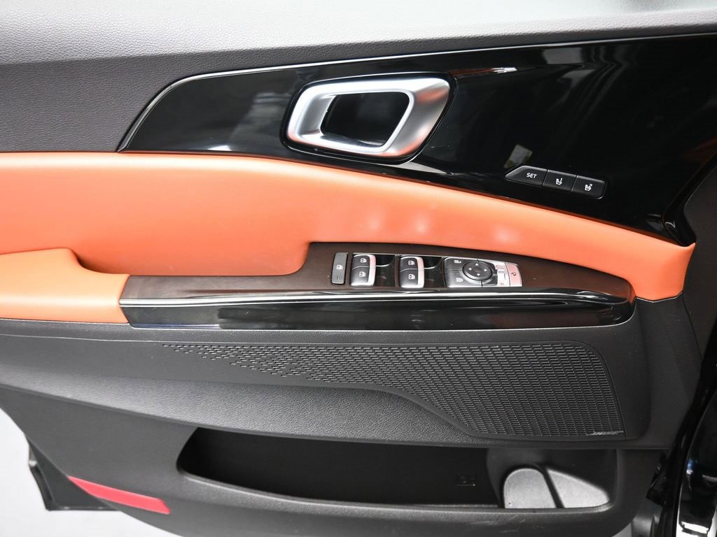 Used 2024 Kia Carnival SX Prestige image 10