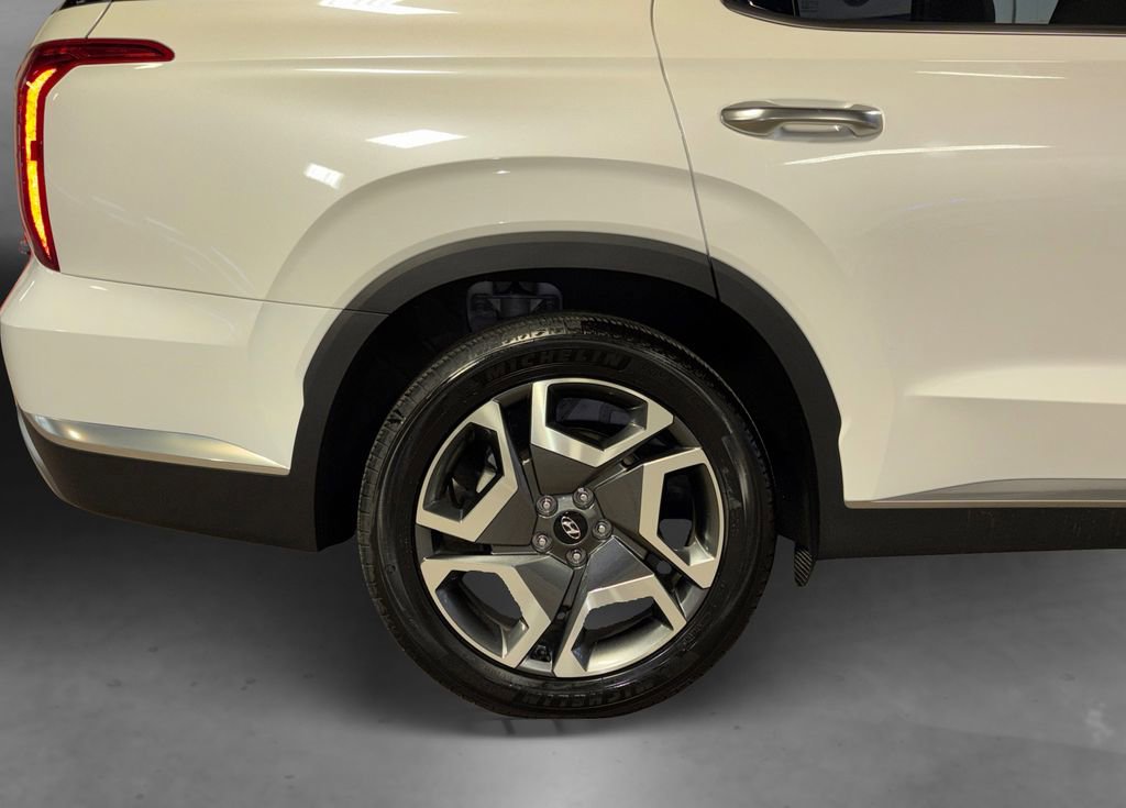 Used 2023 Hyundai Palisade Limited image 18