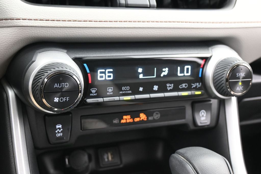 Used 2025 Toyota RAV4 XLE w/ Convenience Package FWD image 20