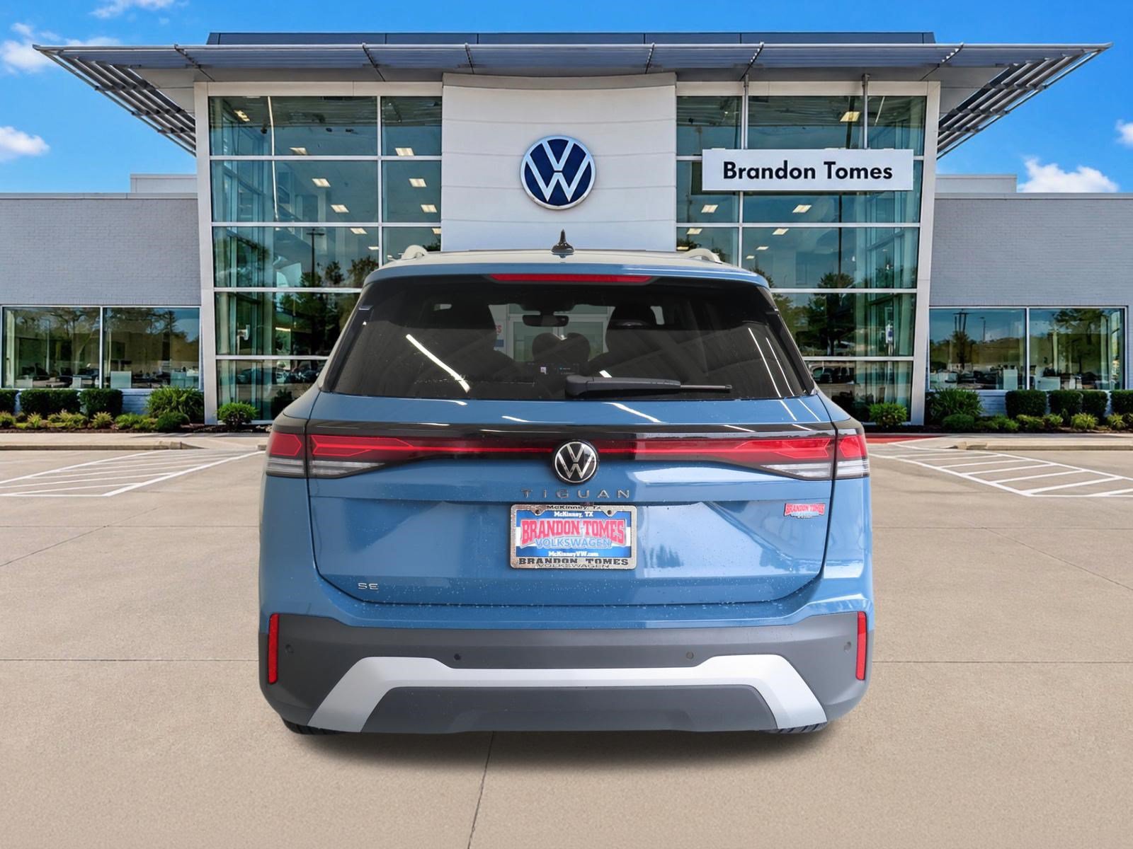 New 2026 Volkswagen Tiguan SE FWD image 4