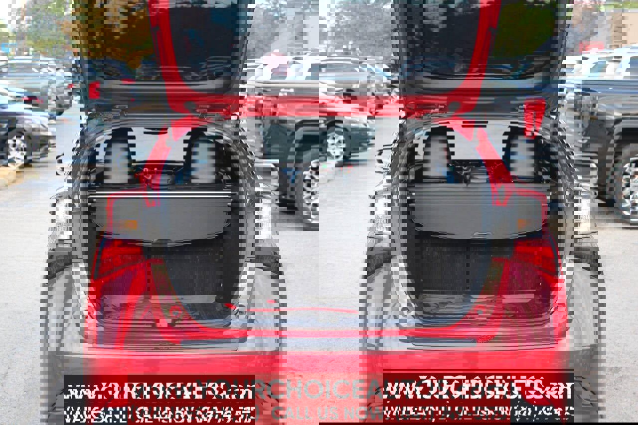 Used 2021 Toyota Prius XLE 4dr Hatchback image 17