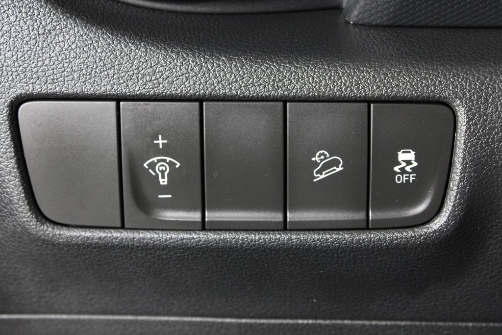 Certified 2022 Hyundai Kona Limited FWD image 25