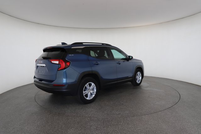 Used 2024 GMC Terrain SLE w/ Driver Convenience Package image 18