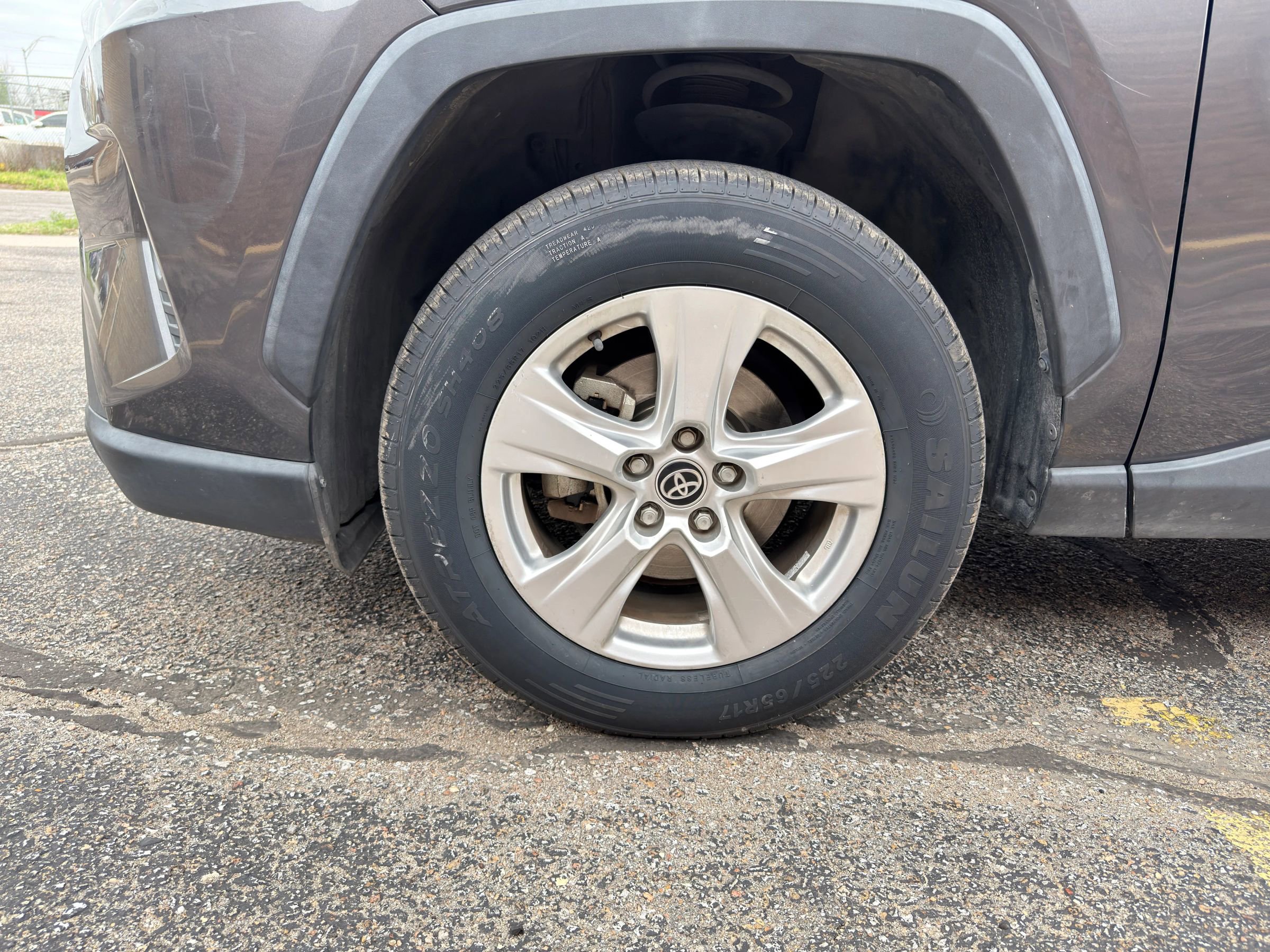 Used 2020 Toyota RAV4 XLE image 27