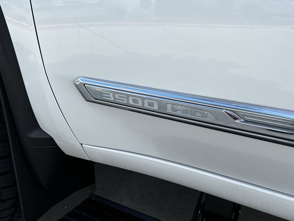 Used 2024 Chevrolet Silverado 3500 High Country w/ High Country Premium Package AWD/4WD image 11