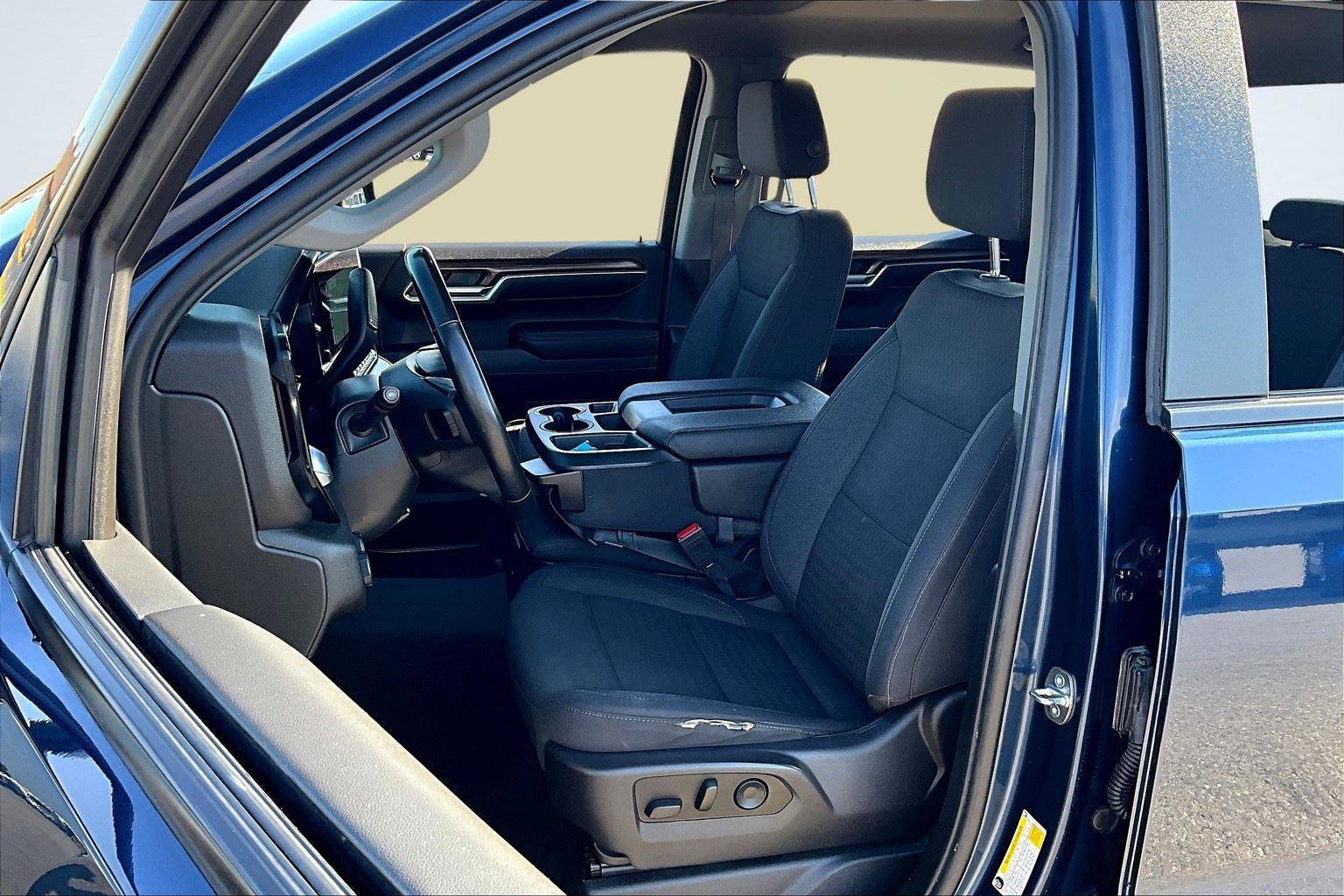 Used 2023 Chevrolet Silverado 1500 LT image 26