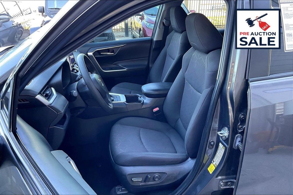 Used 2024 Toyota RAV4 XLE AWD/4WD image 25