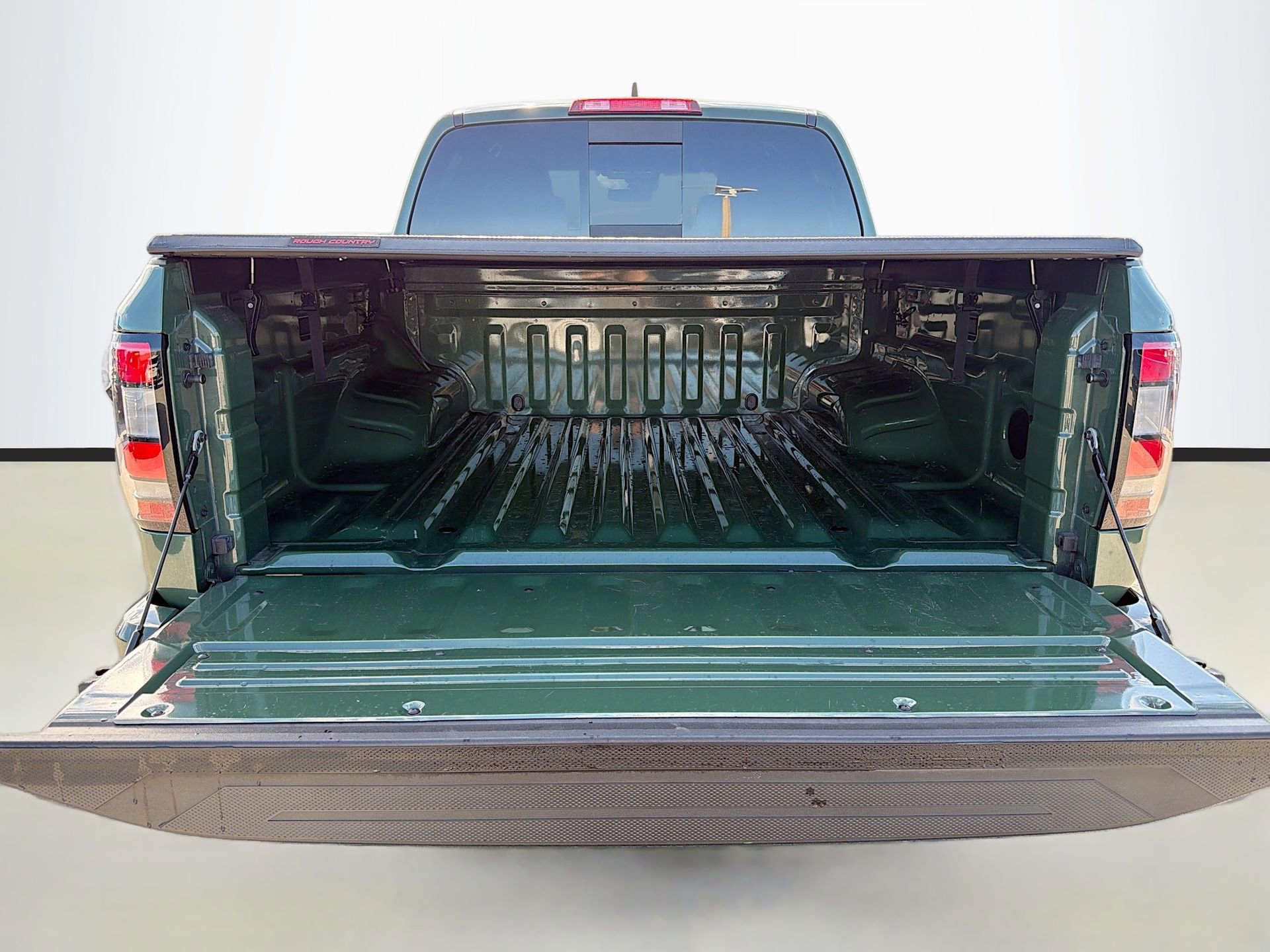 Used 2024 Nissan Frontier Pro-X image 13