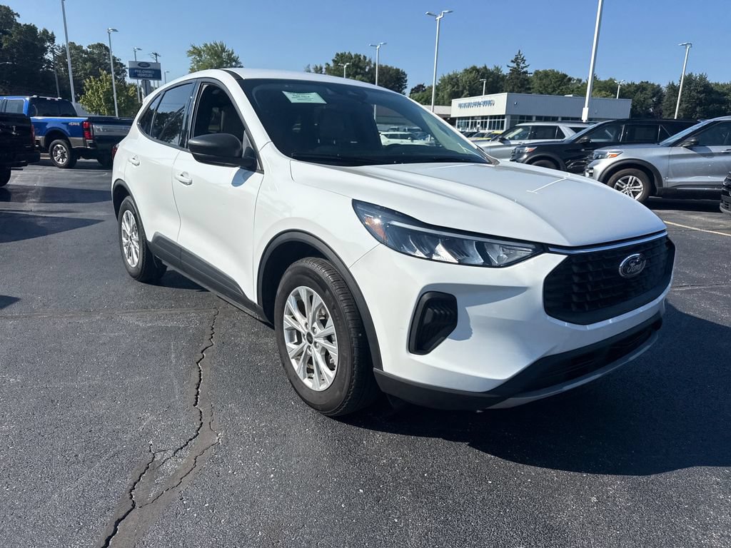 Used 2025 Ford Escape Active w/ Tech Pack #1 FWD image 4