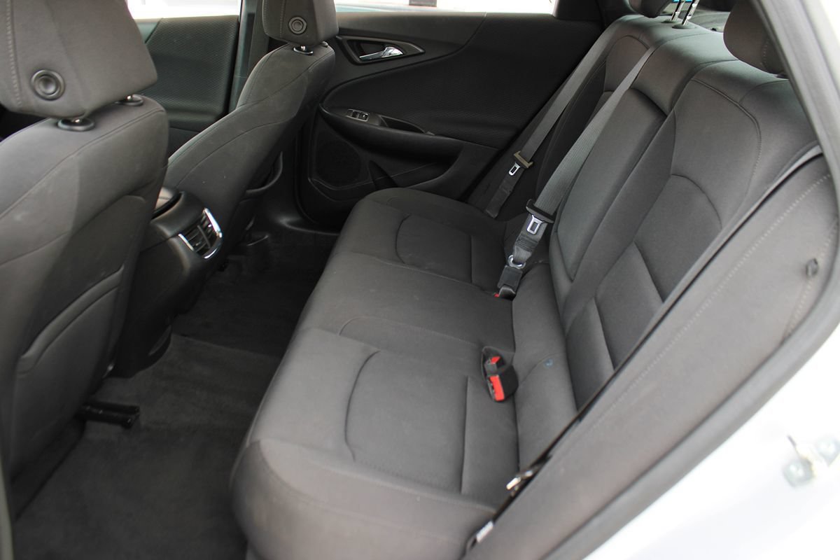 Used 2020 Chevrolet Malibu LT FWD image 17