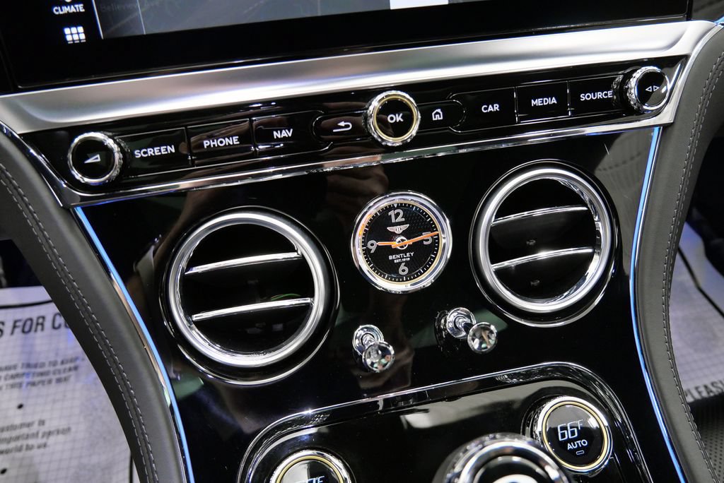 Used 2021 Bentley Continental GT AWD/4WD image 32