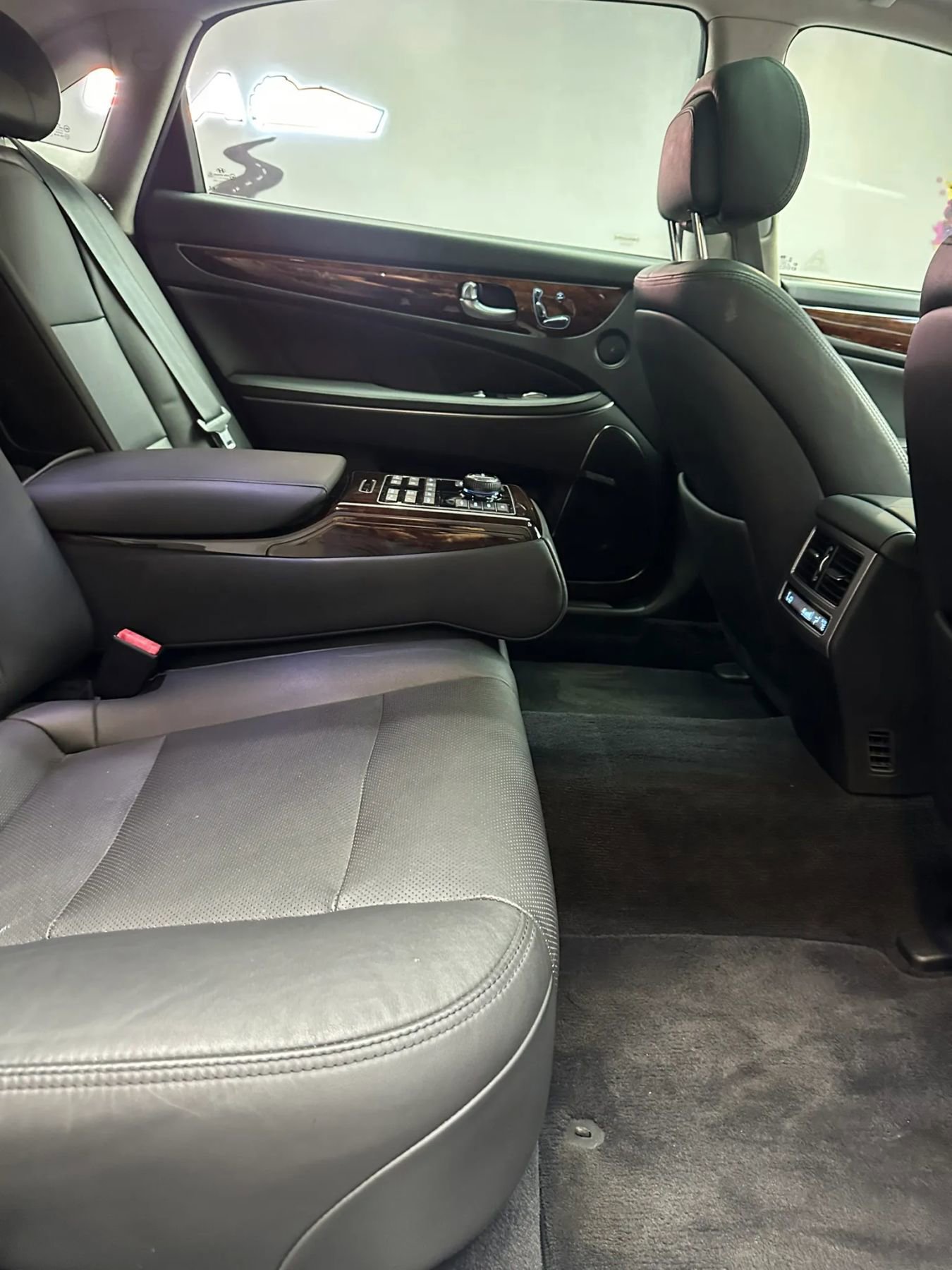 Used 2015 Hyundai Equus Signature RWD image 35