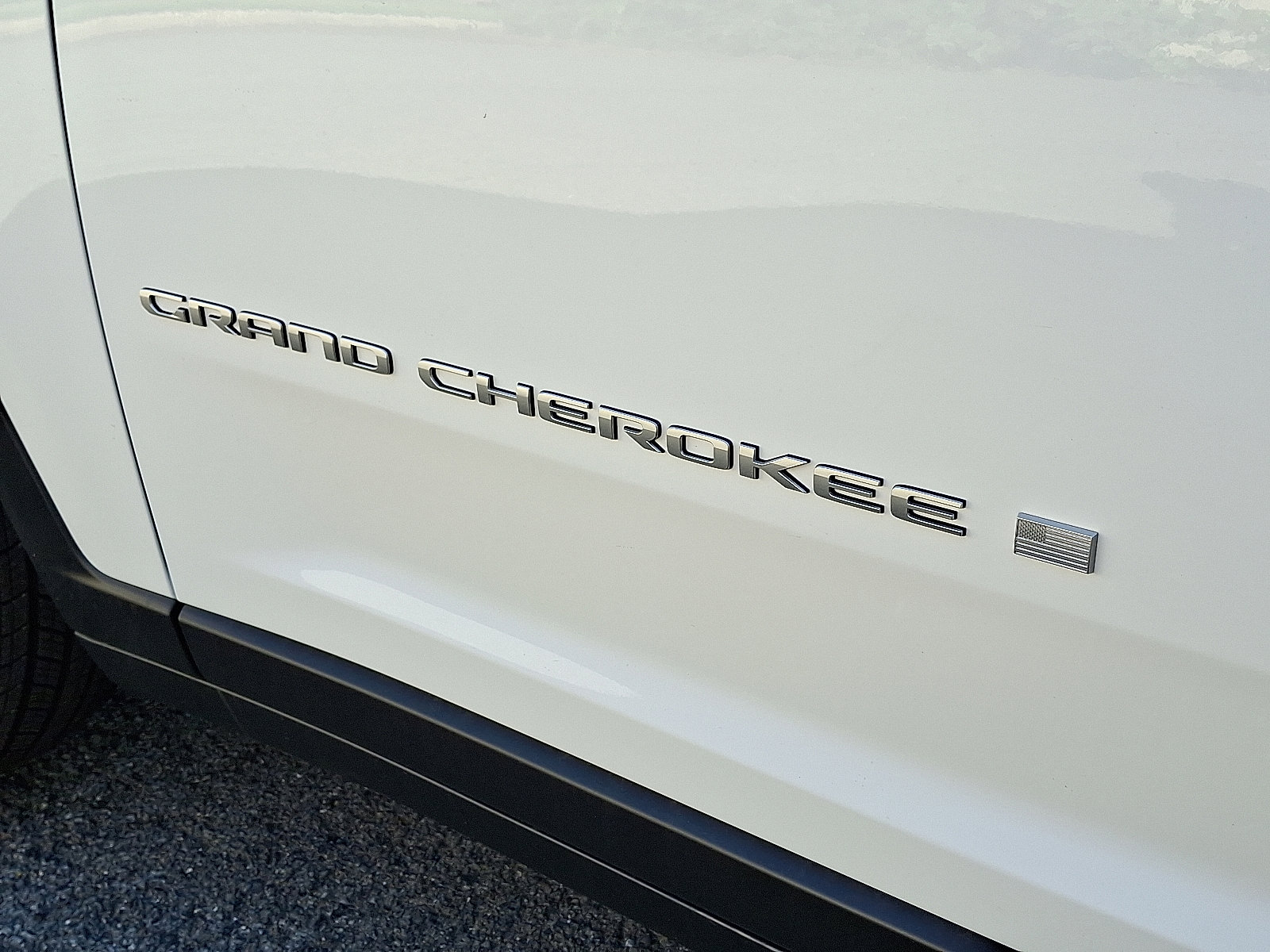 New 2025 Jeep Grand Cherokee Limited w/ Trailer Tow Package image 5