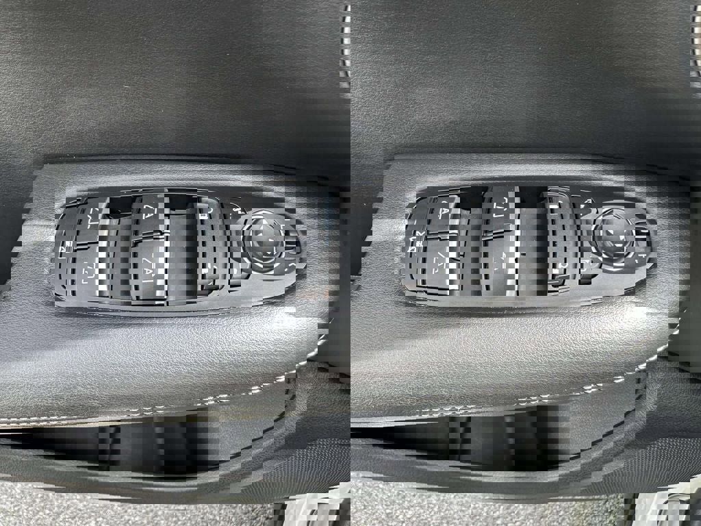 Used 2022 INFINITI QX50 Essential image 21