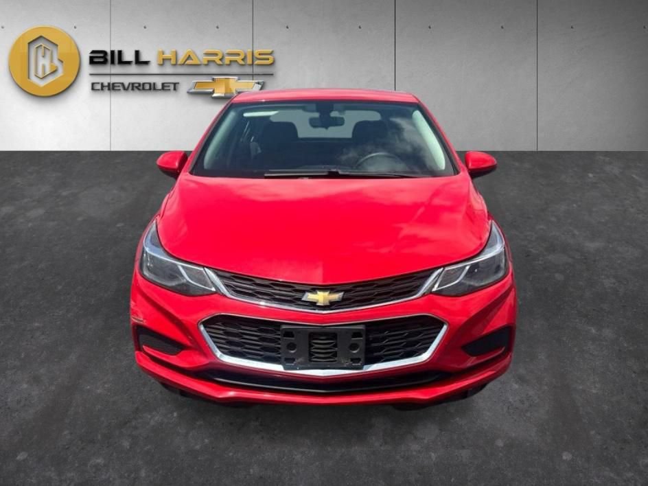 Used 2017 Chevrolet Cruze LT w/ Convenience Package FWD image 2