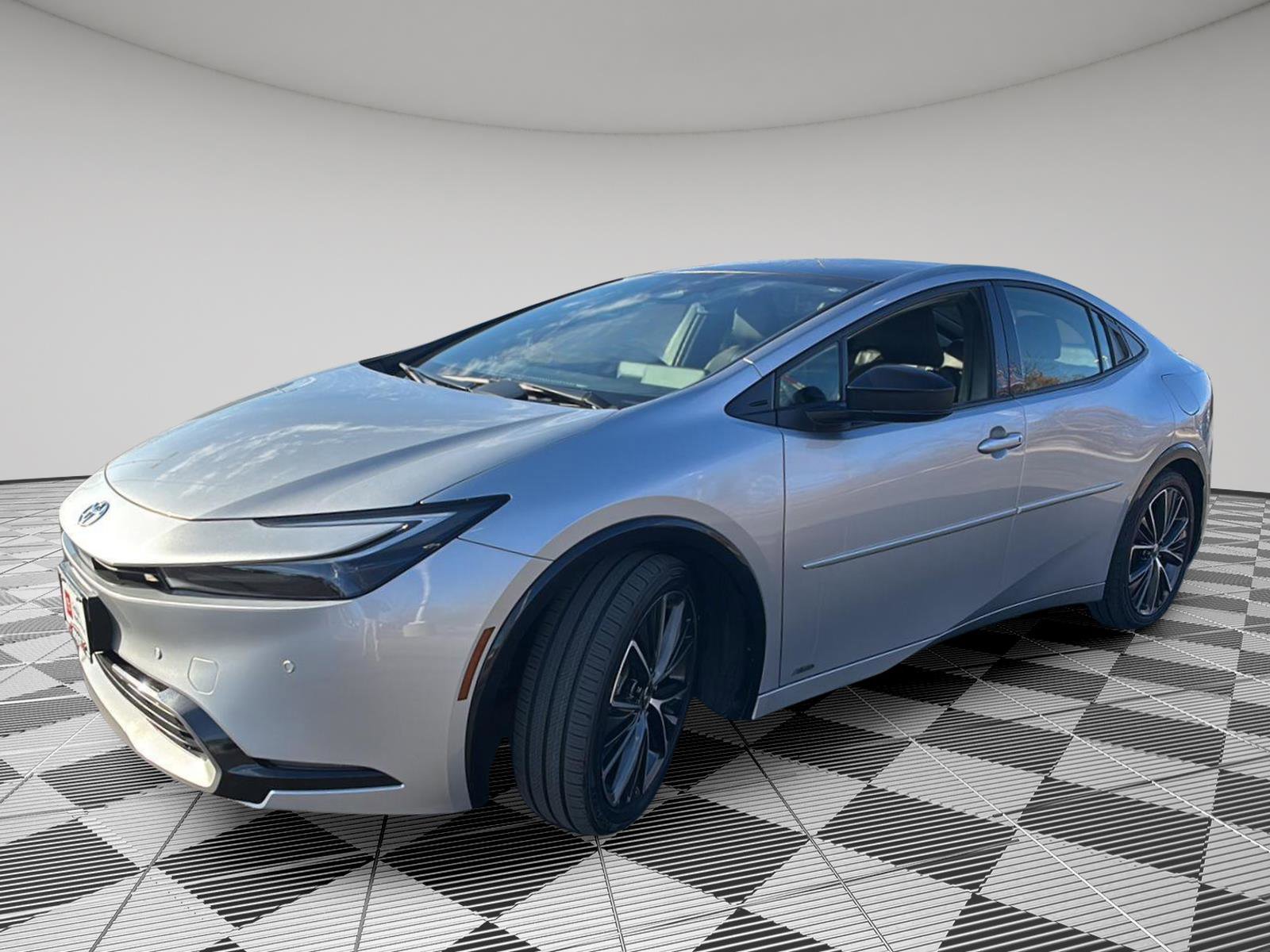 Used 2023 Toyota Prius XLE image 12