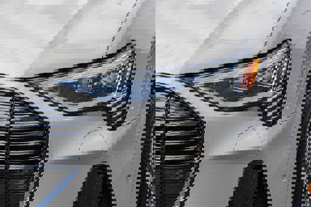 Used 2022 Audi e-tron Prestige w/ Prestige Package image 7