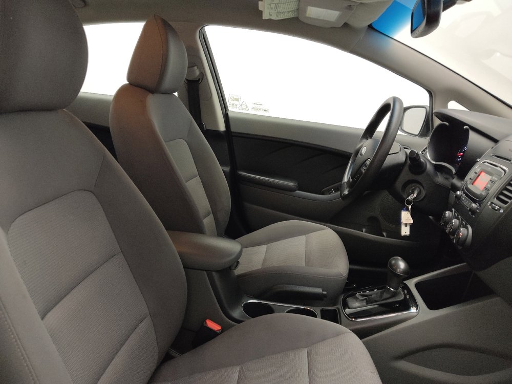 Used 2017 Kia Forte LX image 21
